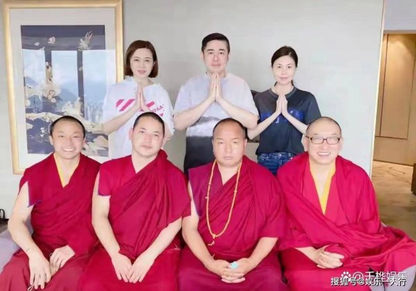 杠杆配资网 关之琳为53岁弟弟庆生，对方破产后独自东山再起，自学风水还清债务未求助姐姐